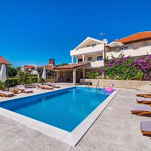 Merita With Pool Kroatië